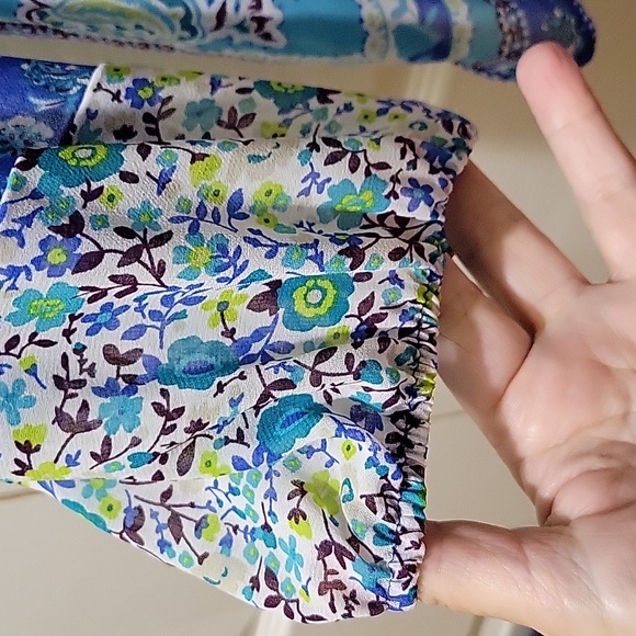 Figueroa & Flower blue floral boho top. - Picture 4 of 5